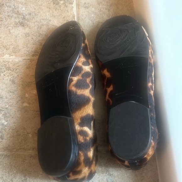 Taryn Rose Bryana leopard haircalf loafers- size 6 - Picture 4 of 5